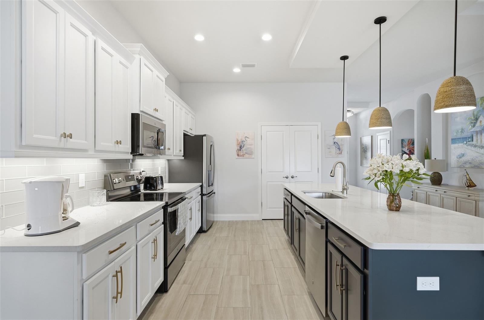 Image 14 of 56 For 17 Spring Street