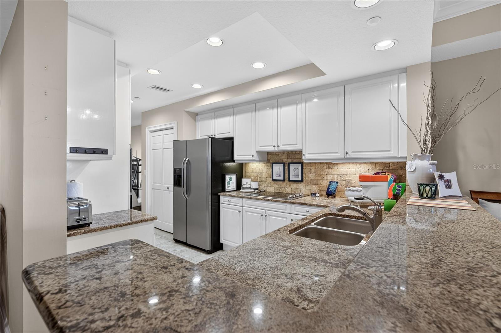 Image 10 of 90 For 15 Avenue De La Mer 2204