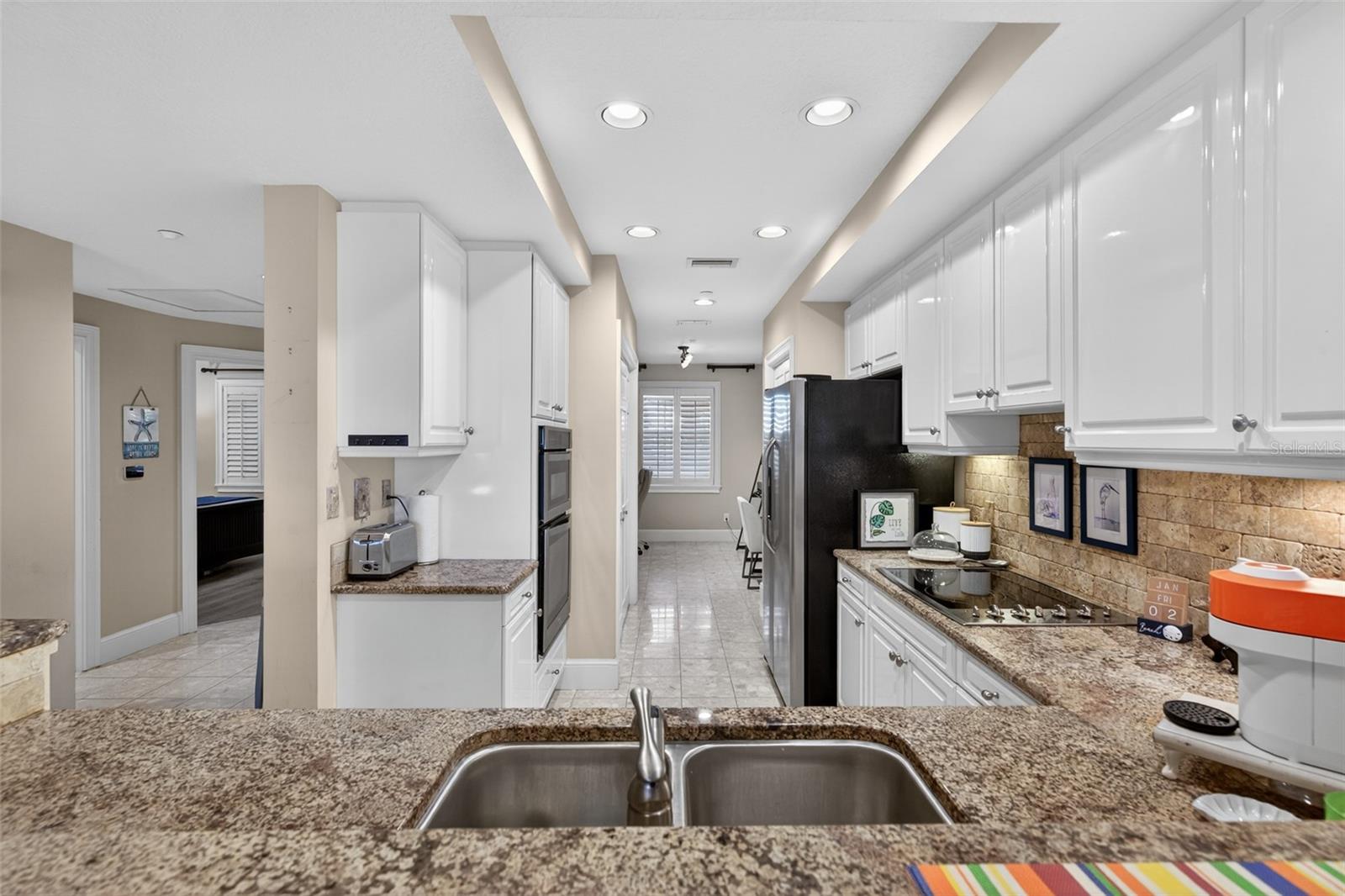 Image 11 of 90 For 15 Avenue De La Mer 2204