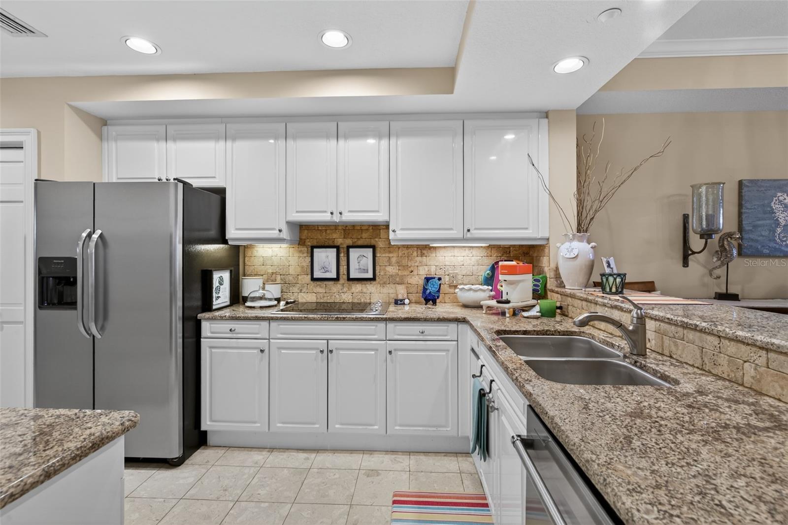 Image 12 of 90 For 15 Avenue De La Mer 2204