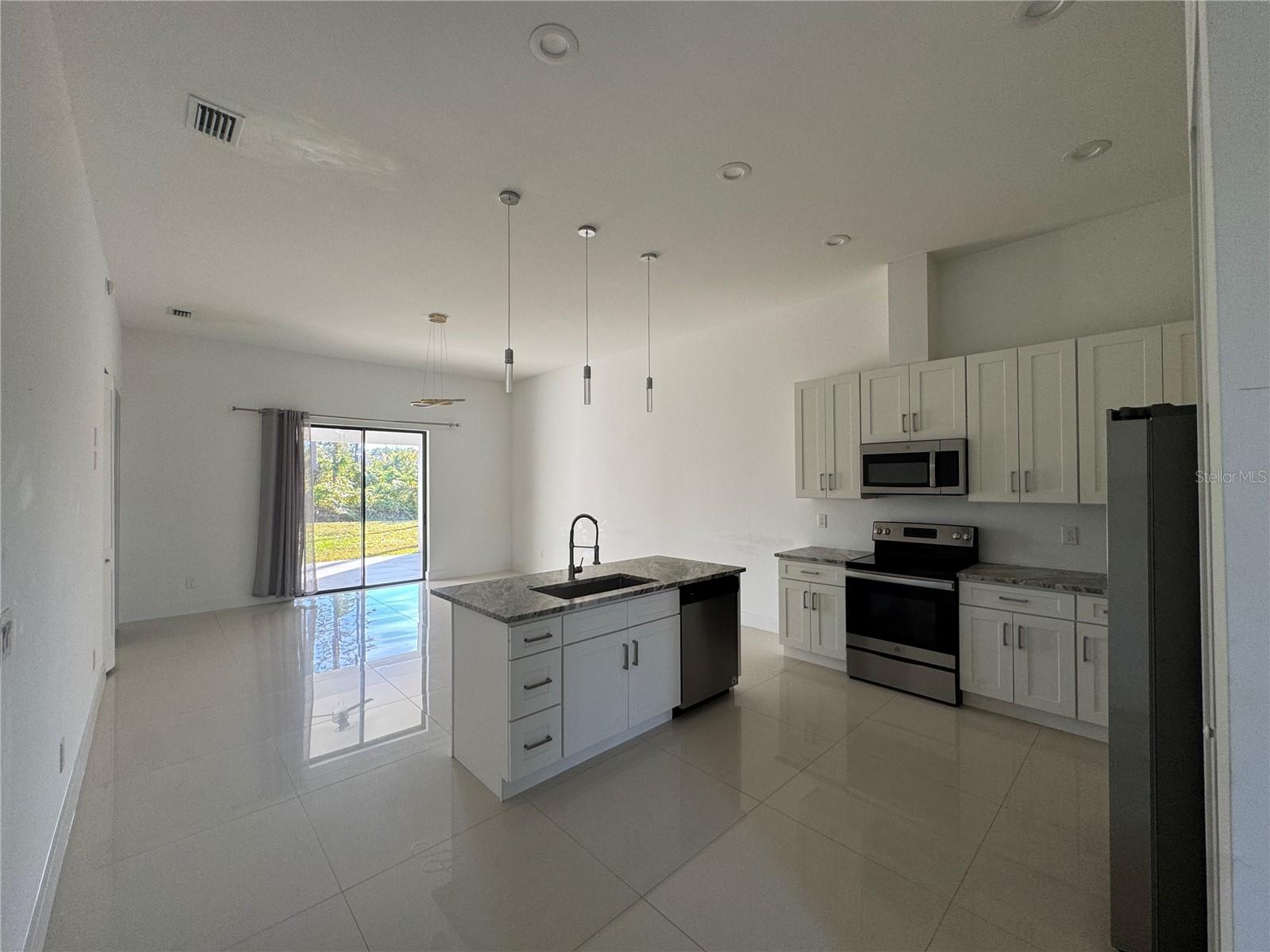 Image 2 of 14 For 15 Regent Lane