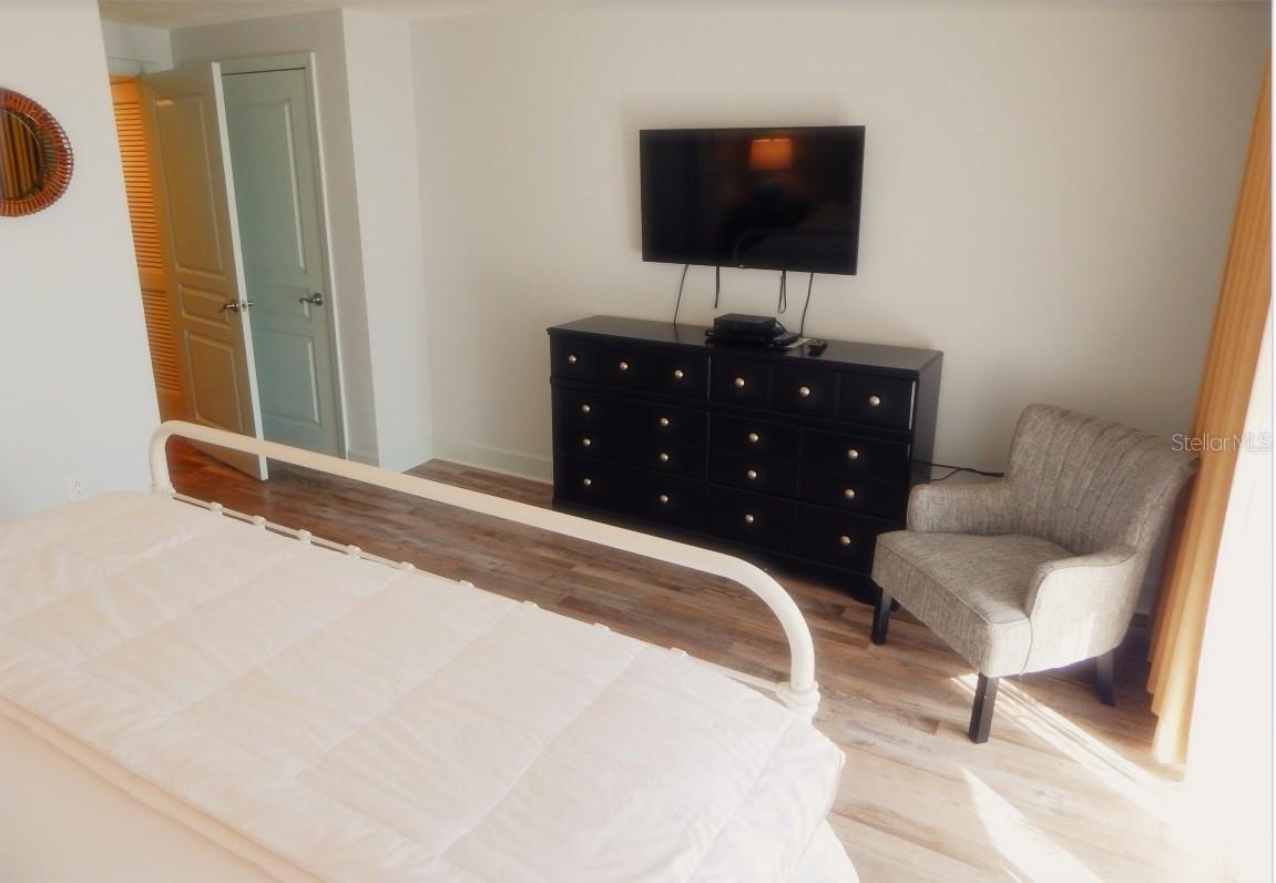 Image 24 of 35 For 200 Ocean Crest Drive 717