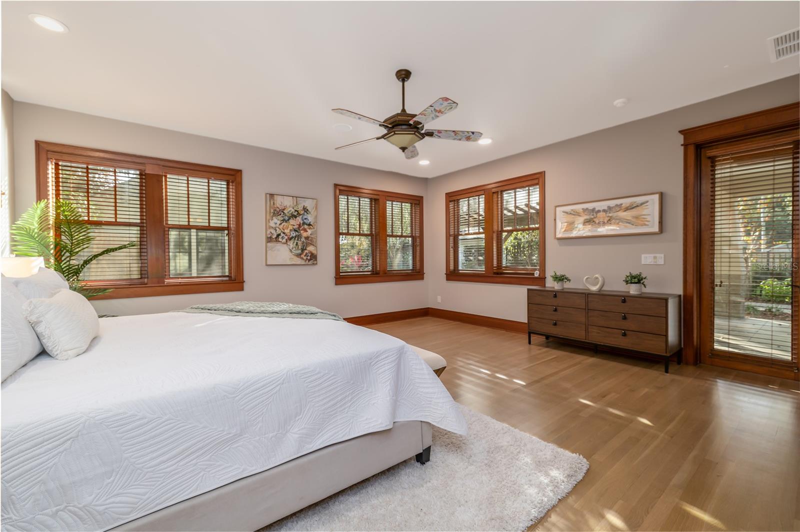 Image 29 of 59 For 1612 Washington Street