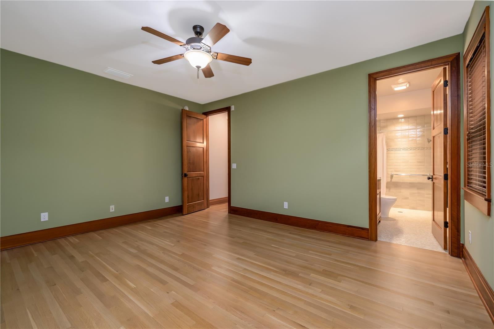 Image 38 of 59 For 1612 Washington Street