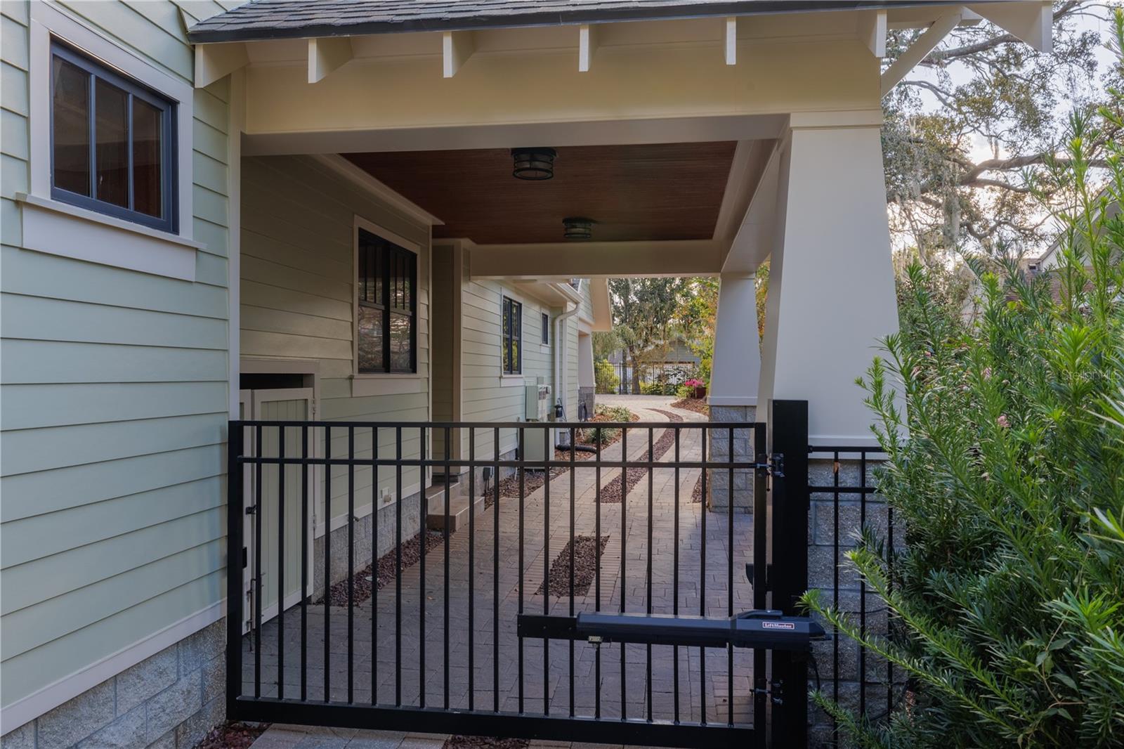 Image 6 of 59 For 1612 Washington Street