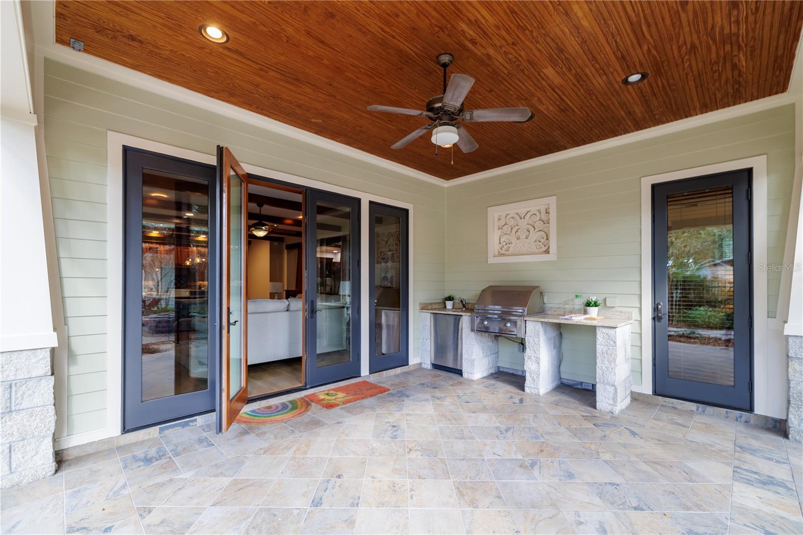 Image 9 of 59 For 1612 Washington Street