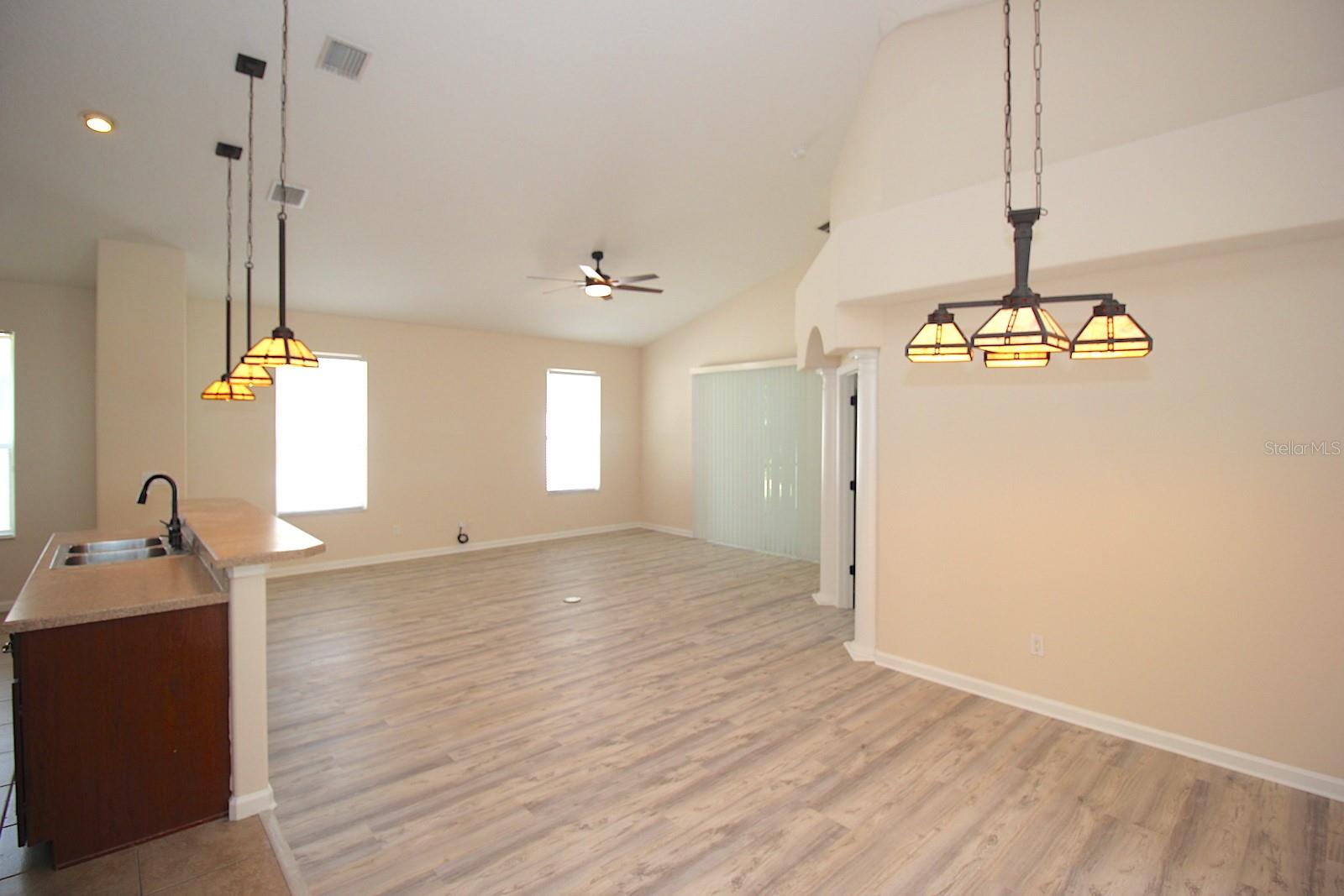 Image 11 of 34 For 60 Raintree Circle