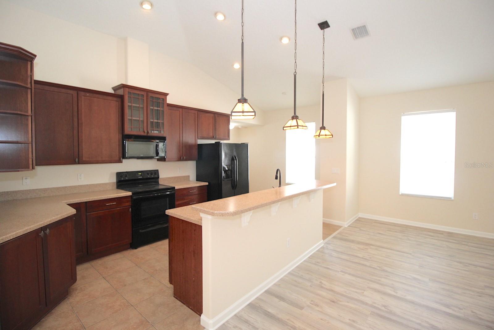 Image 16 of 34 For 60 Raintree Circle