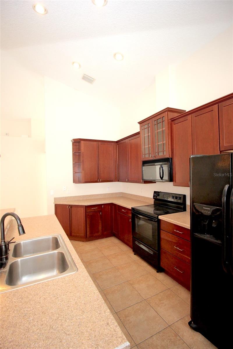 Image 18 of 34 For 60 Raintree Circle