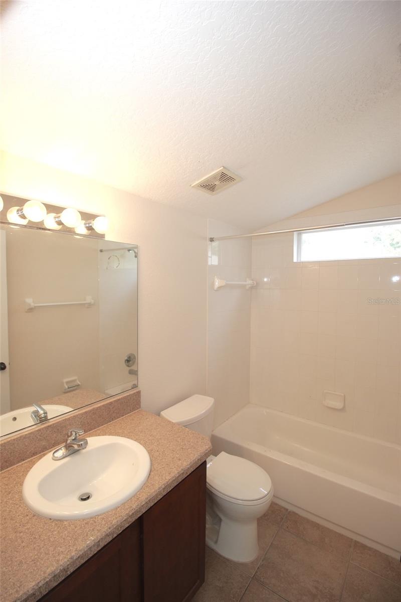 Image 29 of 34 For 60 Raintree Circle