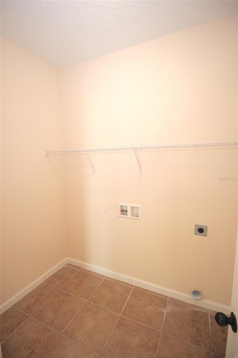 Image 30 of 34 For 60 Raintree Circle