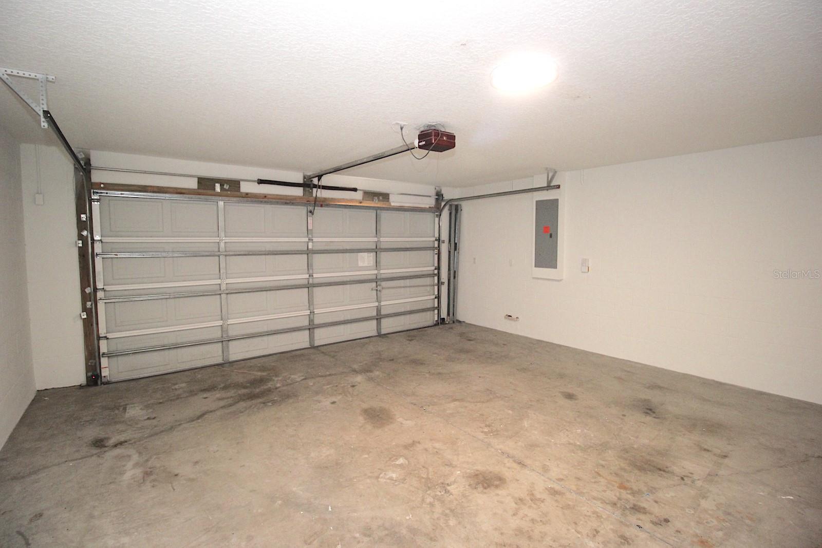 Image 31 of 34 For 60 Raintree Circle