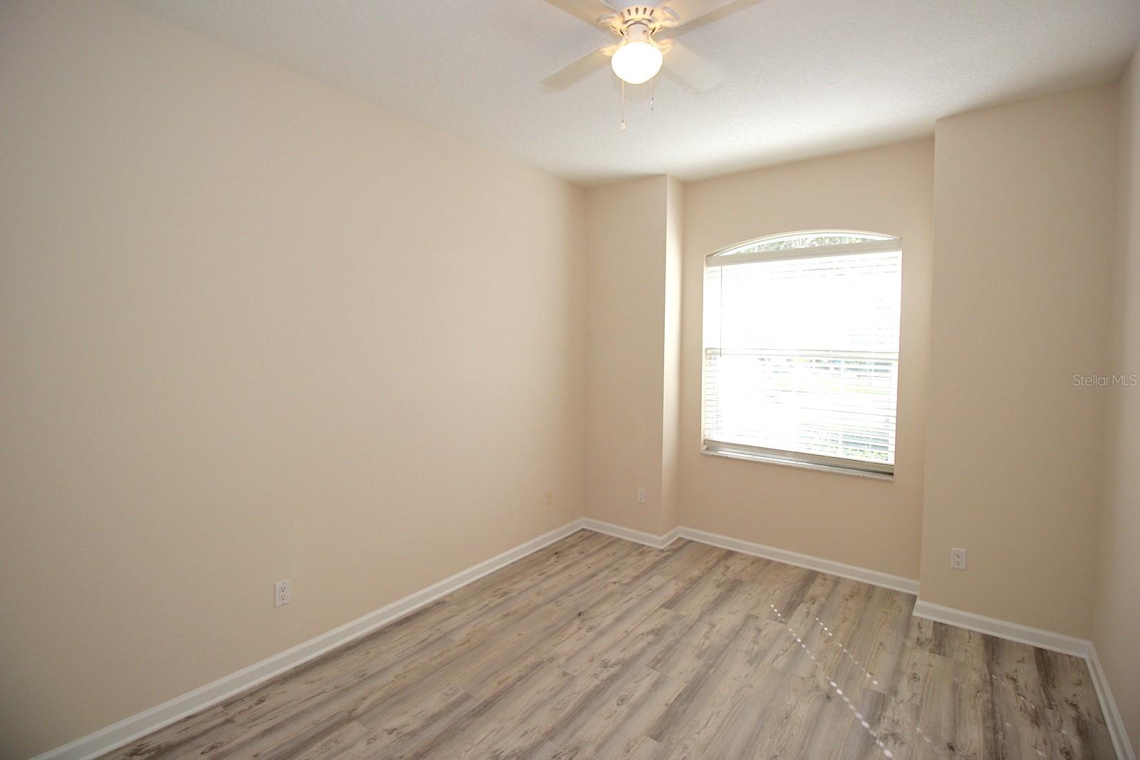 Image 9 of 34 For 60 Raintree Circle