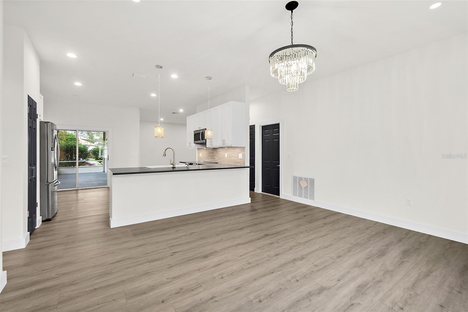 Image 18 of 70 For 2 Saw Mill Court