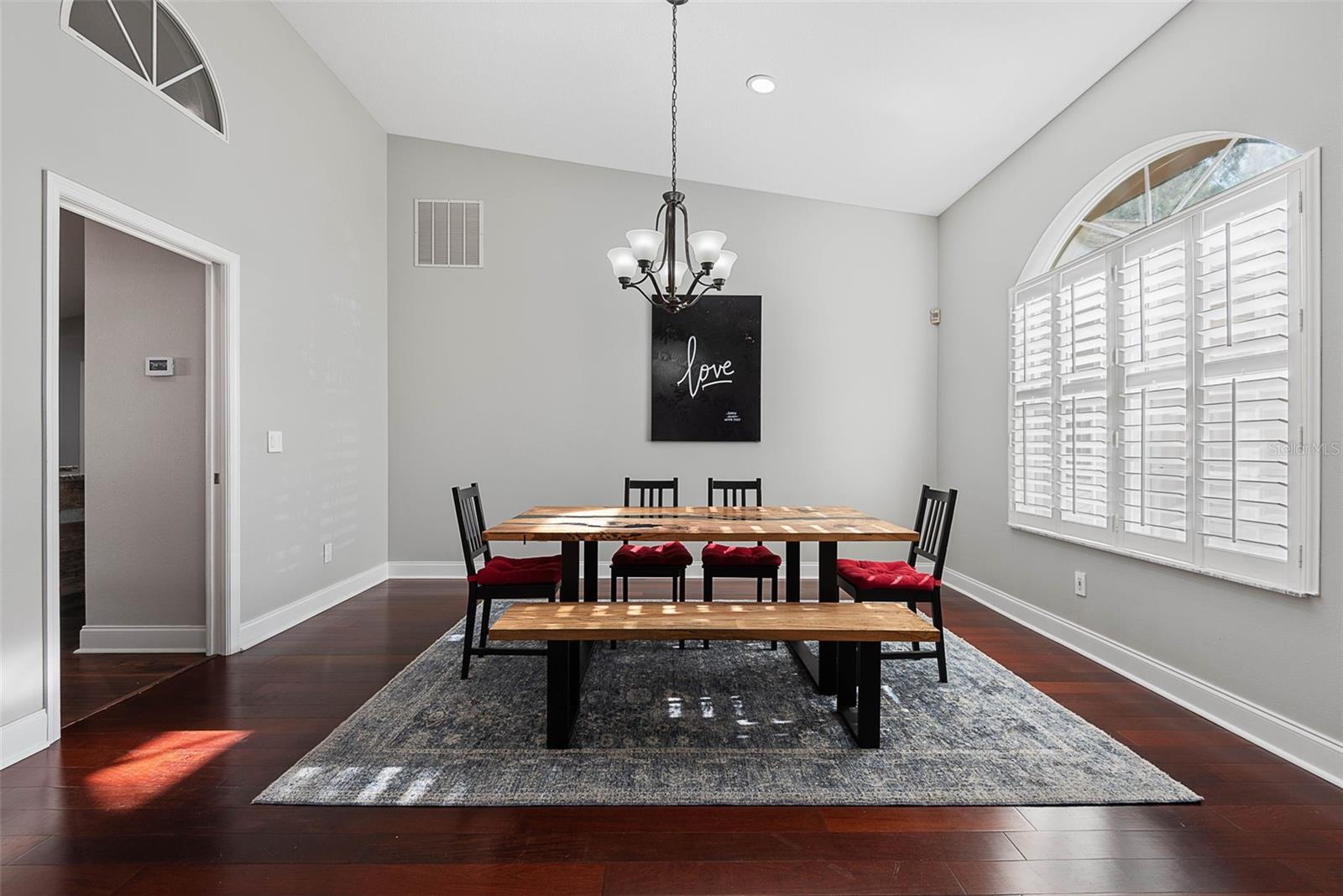 Image 11 of 74 For 2 Wellesley Lane