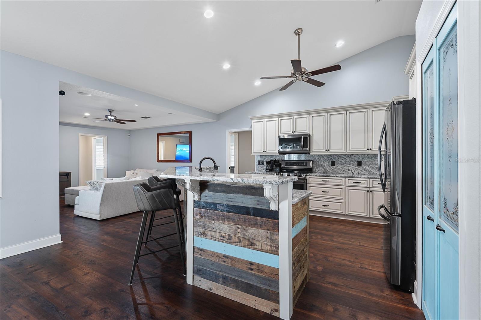 Image 14 of 74 For 2 Wellesley Lane