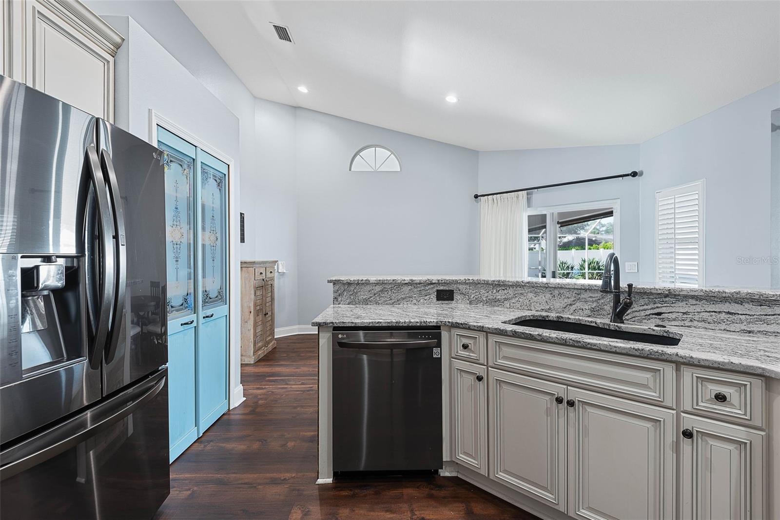 Image 21 of 74 For 2 Wellesley Lane