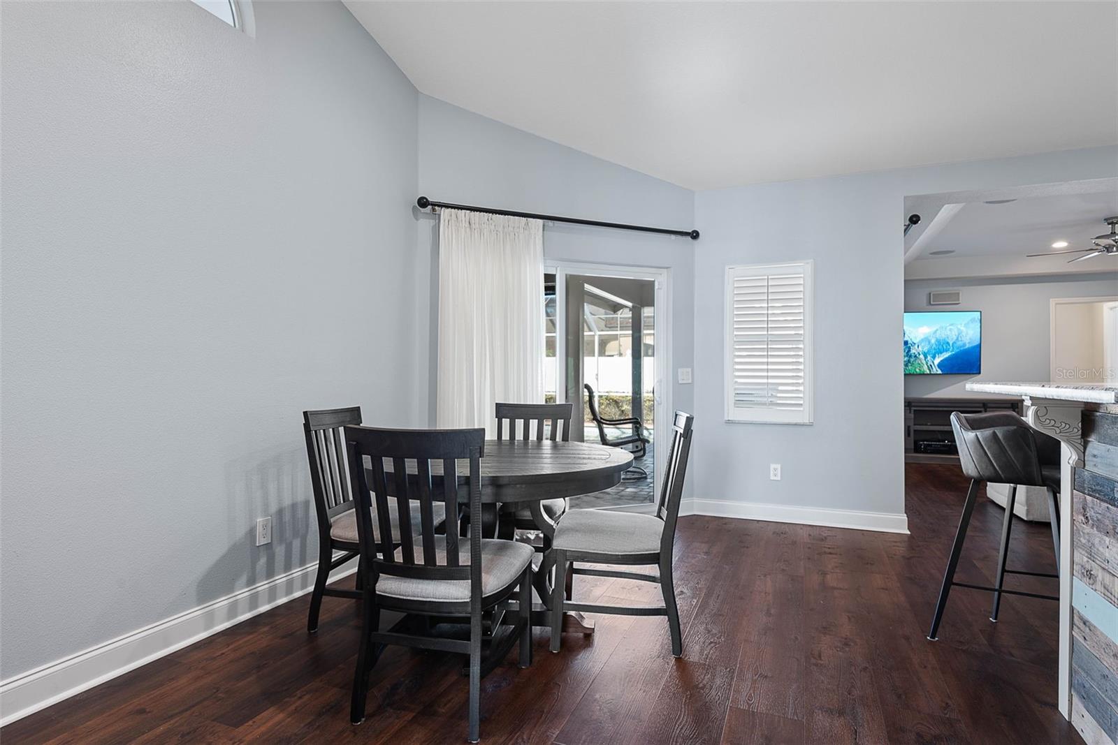 Image 23 of 74 For 2 Wellesley Lane