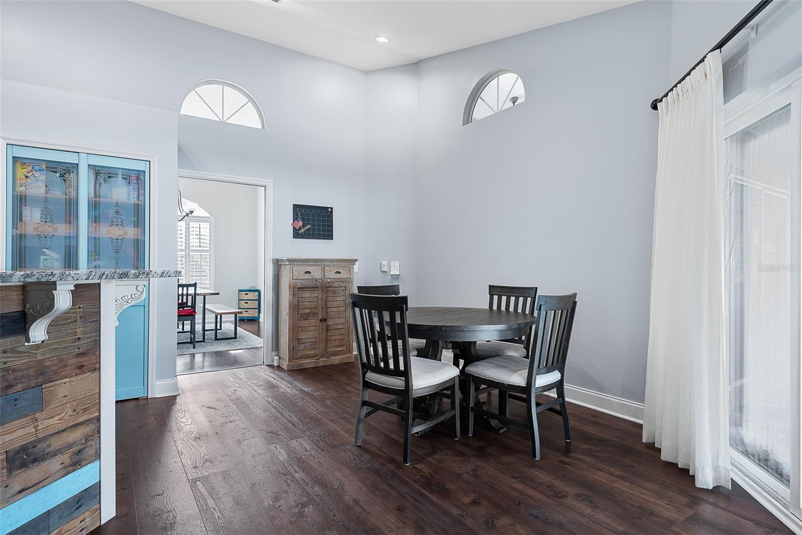 Image 24 of 74 For 2 Wellesley Lane