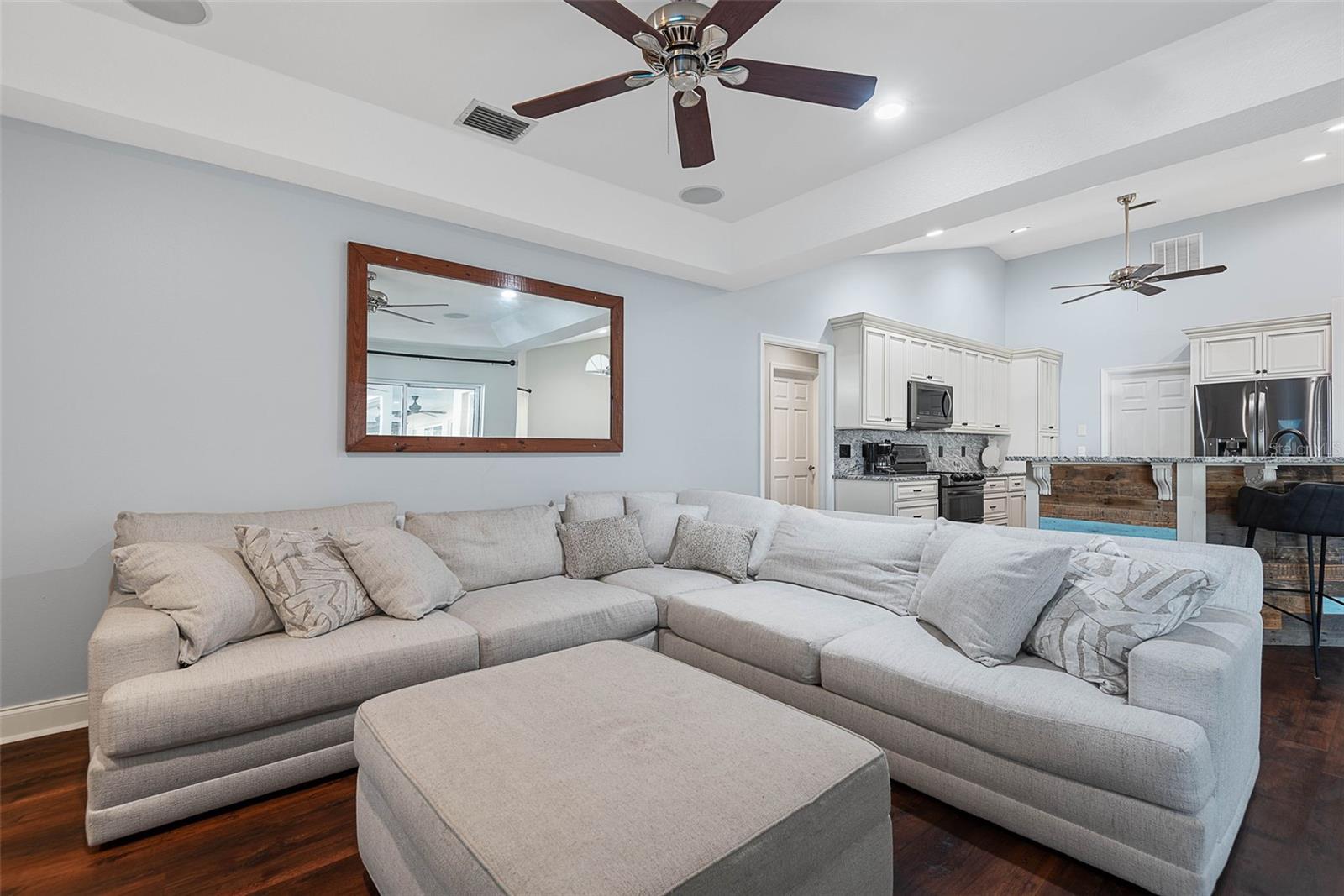 Image 28 of 74 For 2 Wellesley Lane