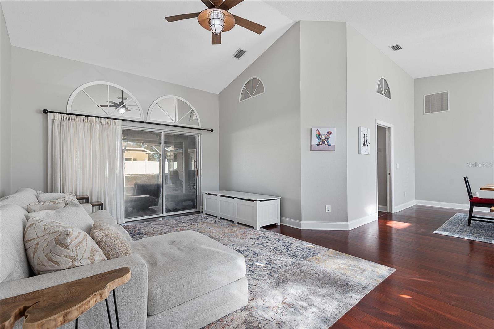 Image 7 of 74 For 2 Wellesley Lane