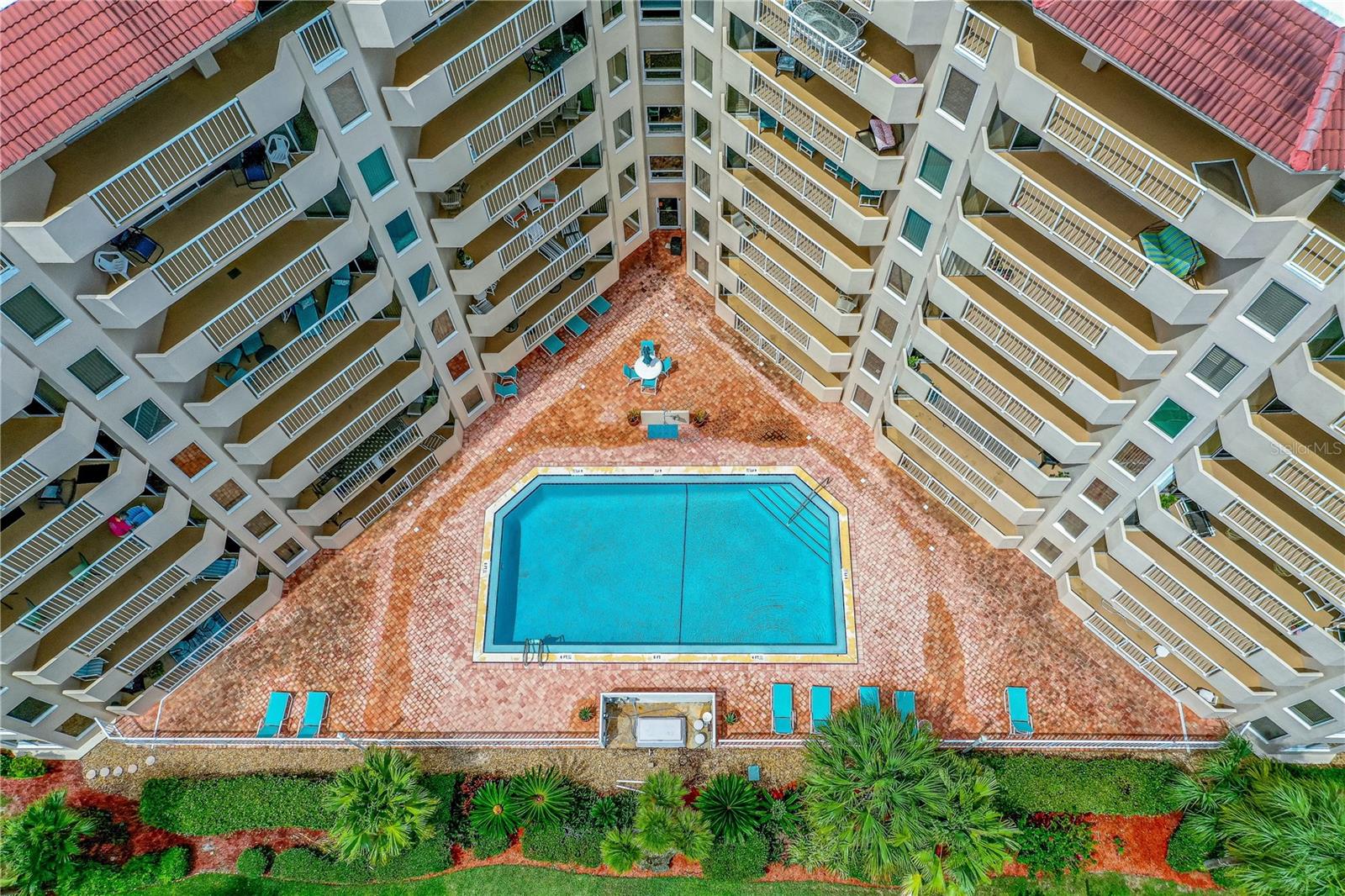 Image 33 of 74 For 3 Oceans West Boulevard 1c3