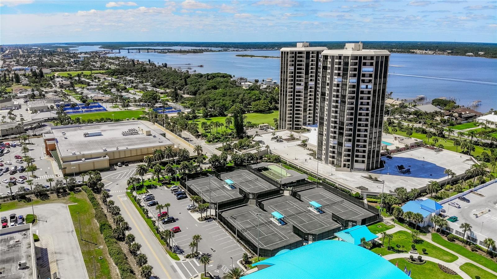 Image 61 of 74 For 3 Oceans West Boulevard 1c3