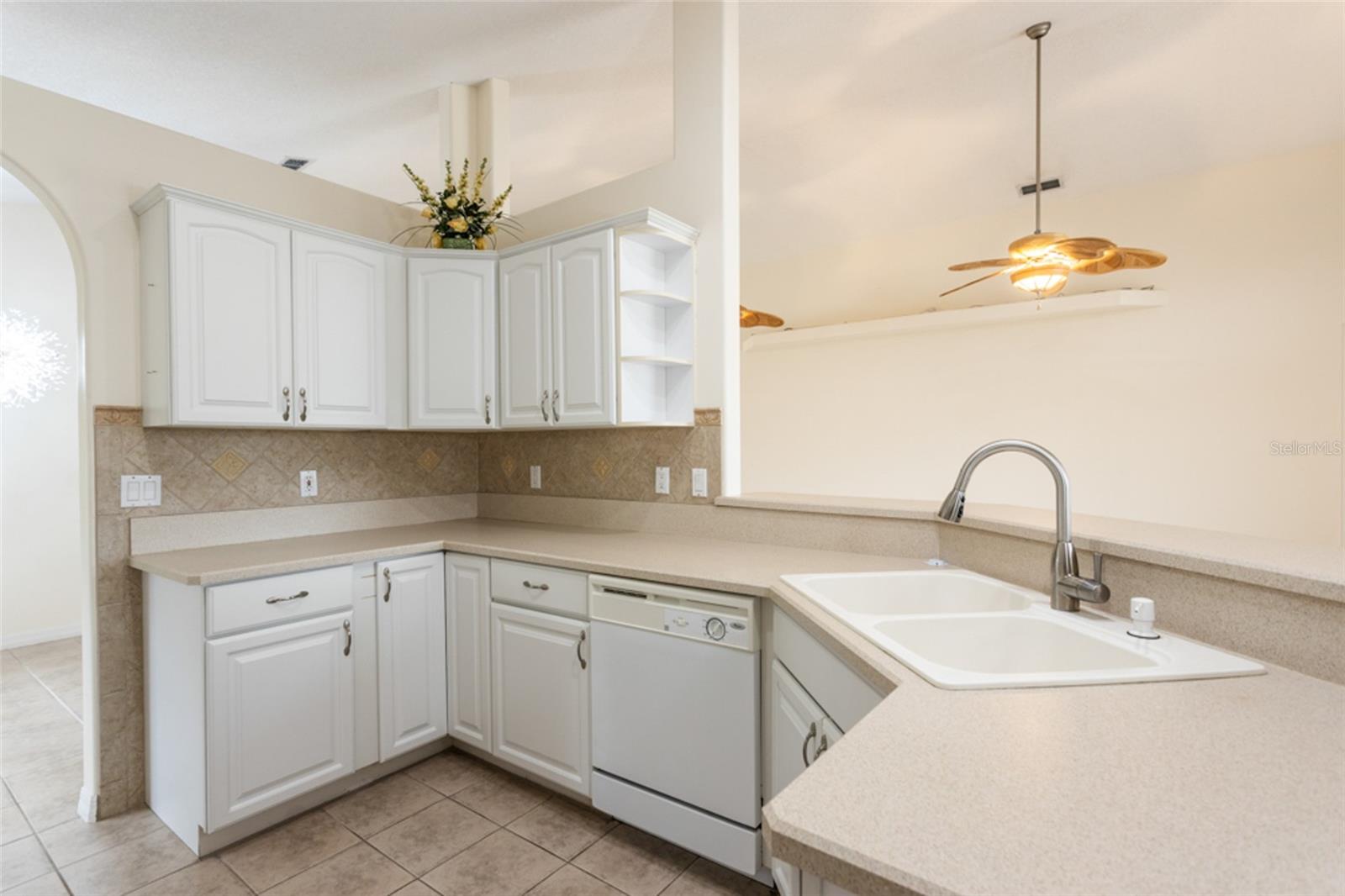 Image 11 of 46 For 21 Comanche Court