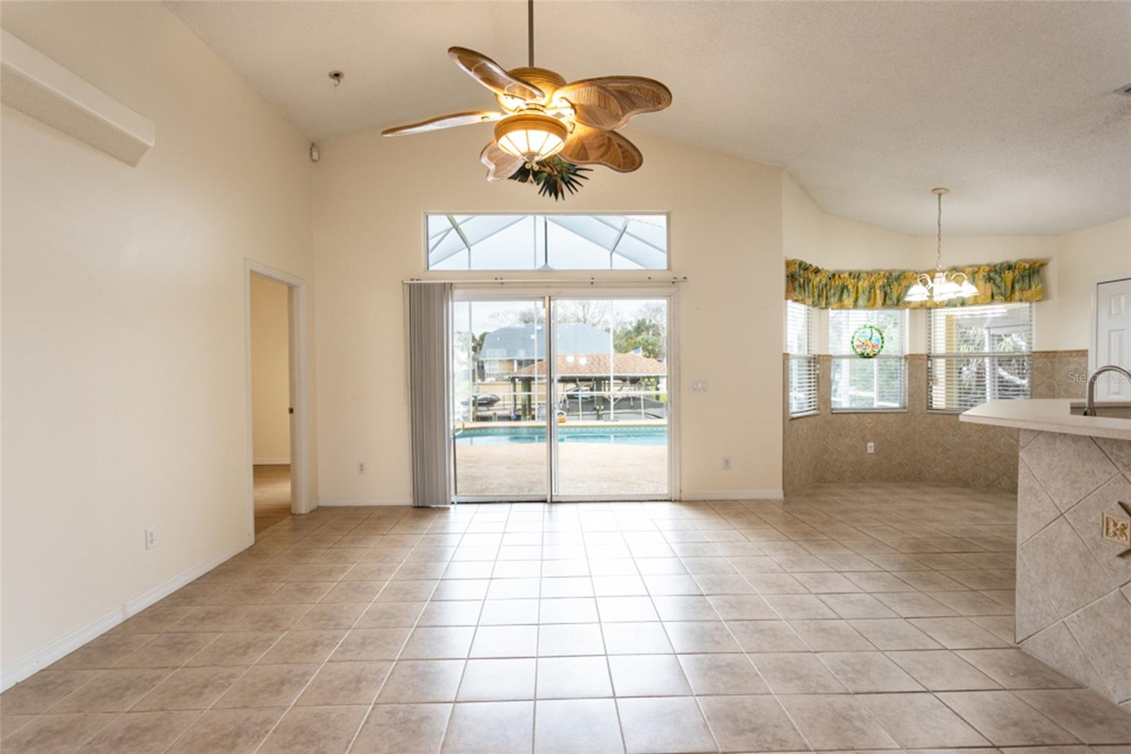 Image 19 of 46 For 21 Comanche Court