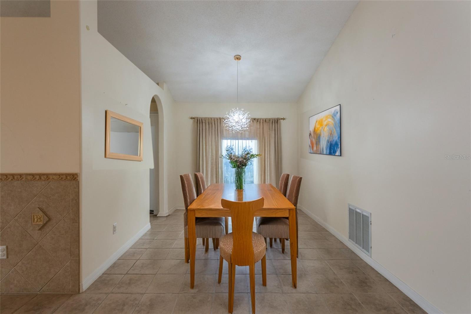 Image 23 of 46 For 21 Comanche Court