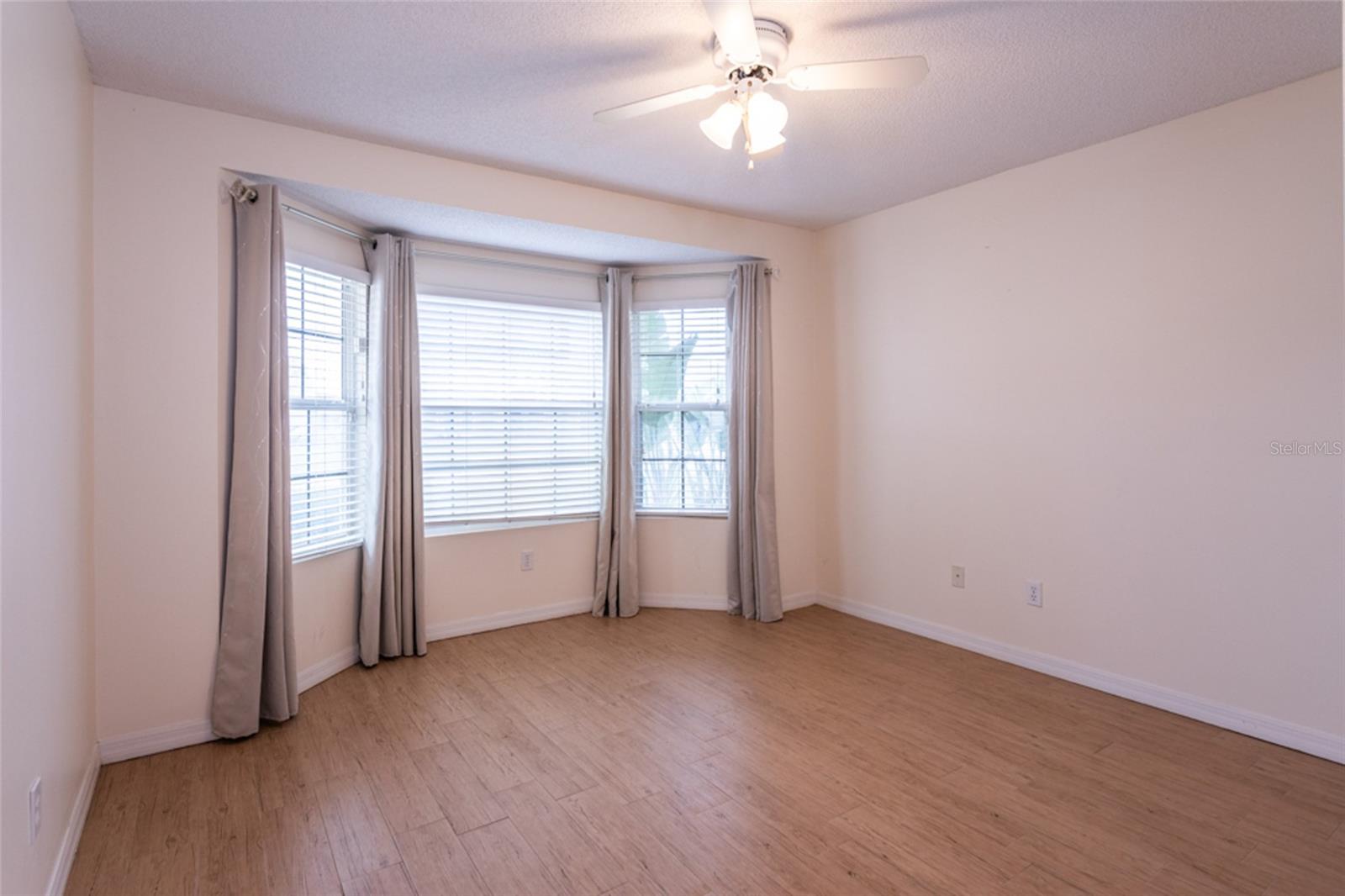 Image 29 of 46 For 21 Comanche Court