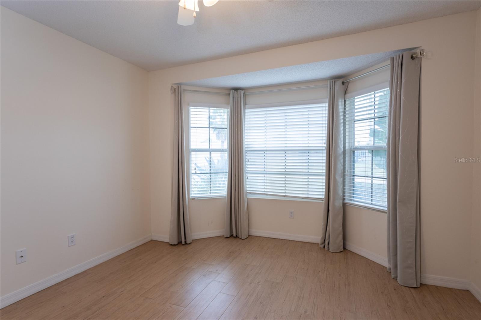 Image 30 of 46 For 21 Comanche Court