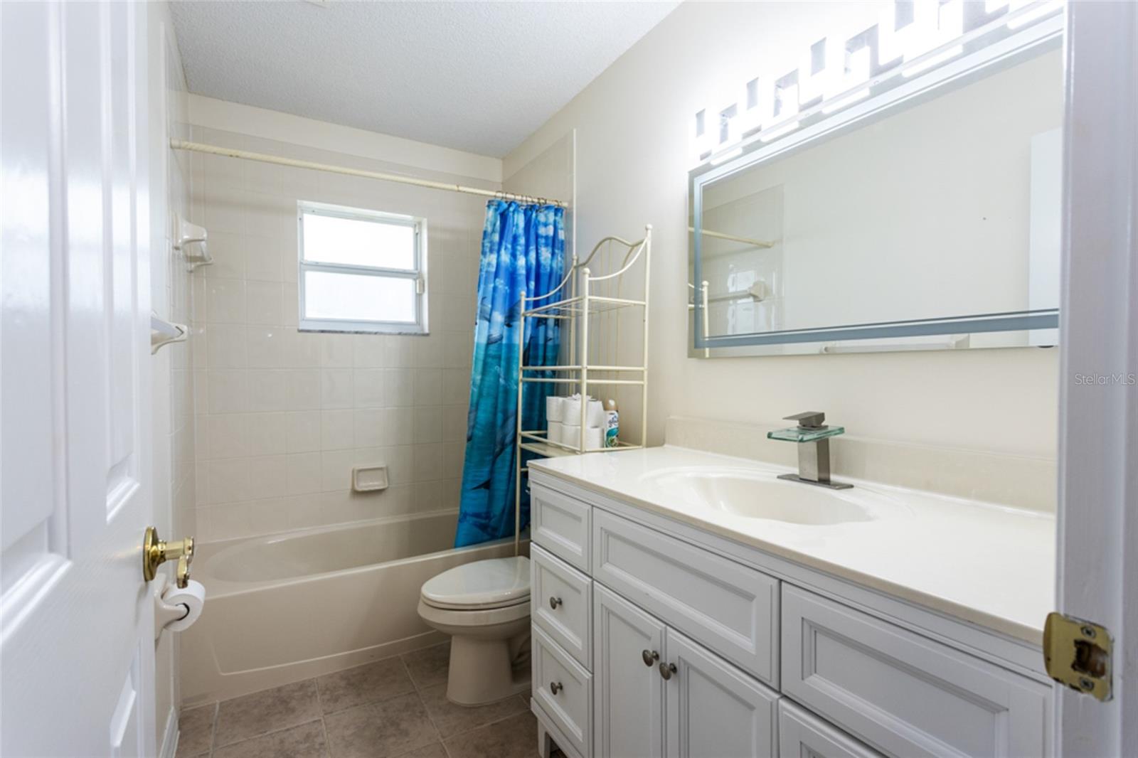 Image 32 of 46 For 21 Comanche Court