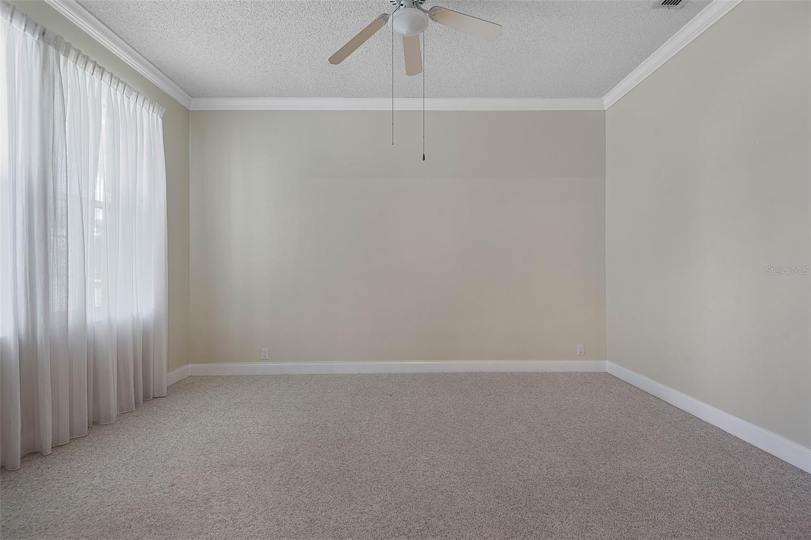 Image 10 of 68 For 325 Lambert Avenue