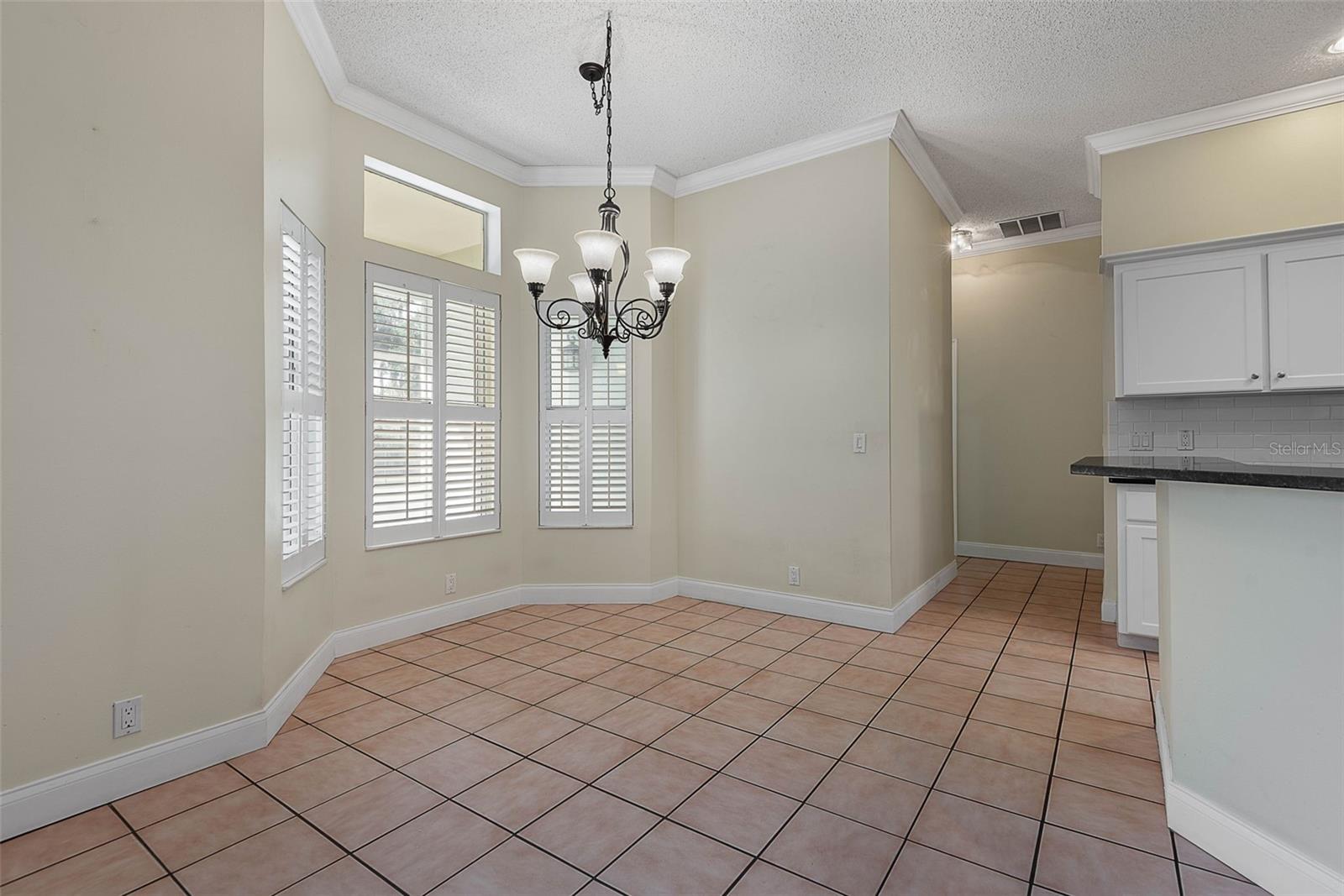 Image 24 of 68 For 325 Lambert Avenue