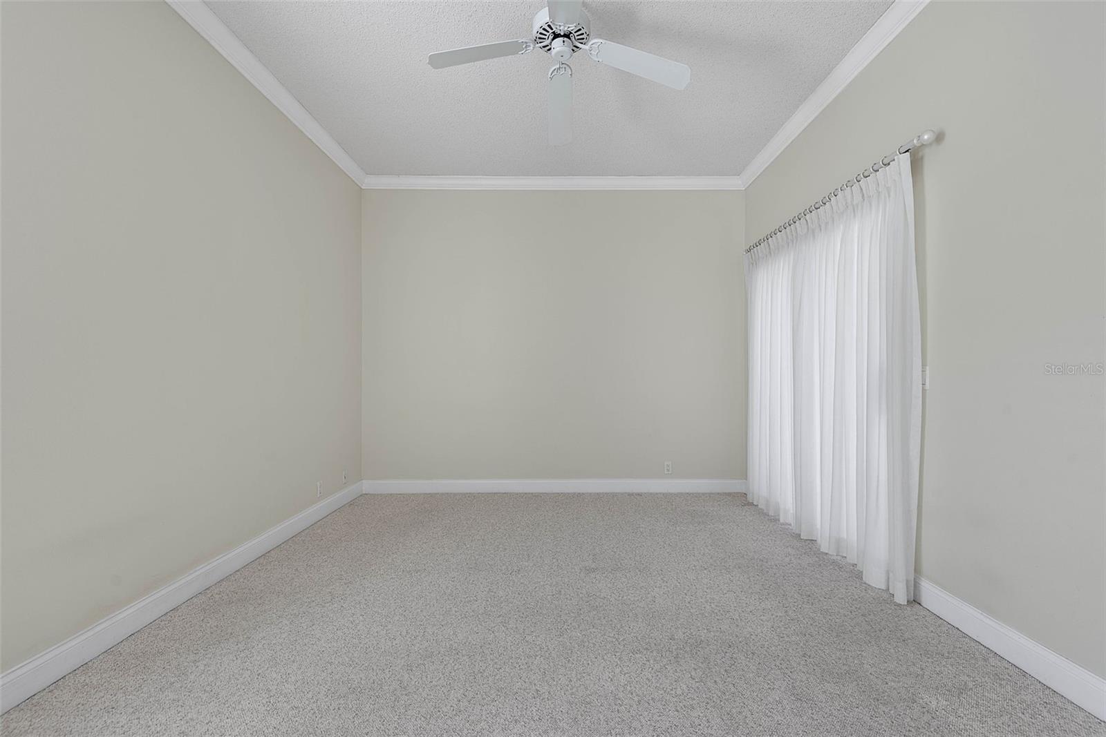 Image 25 of 68 For 325 Lambert Avenue