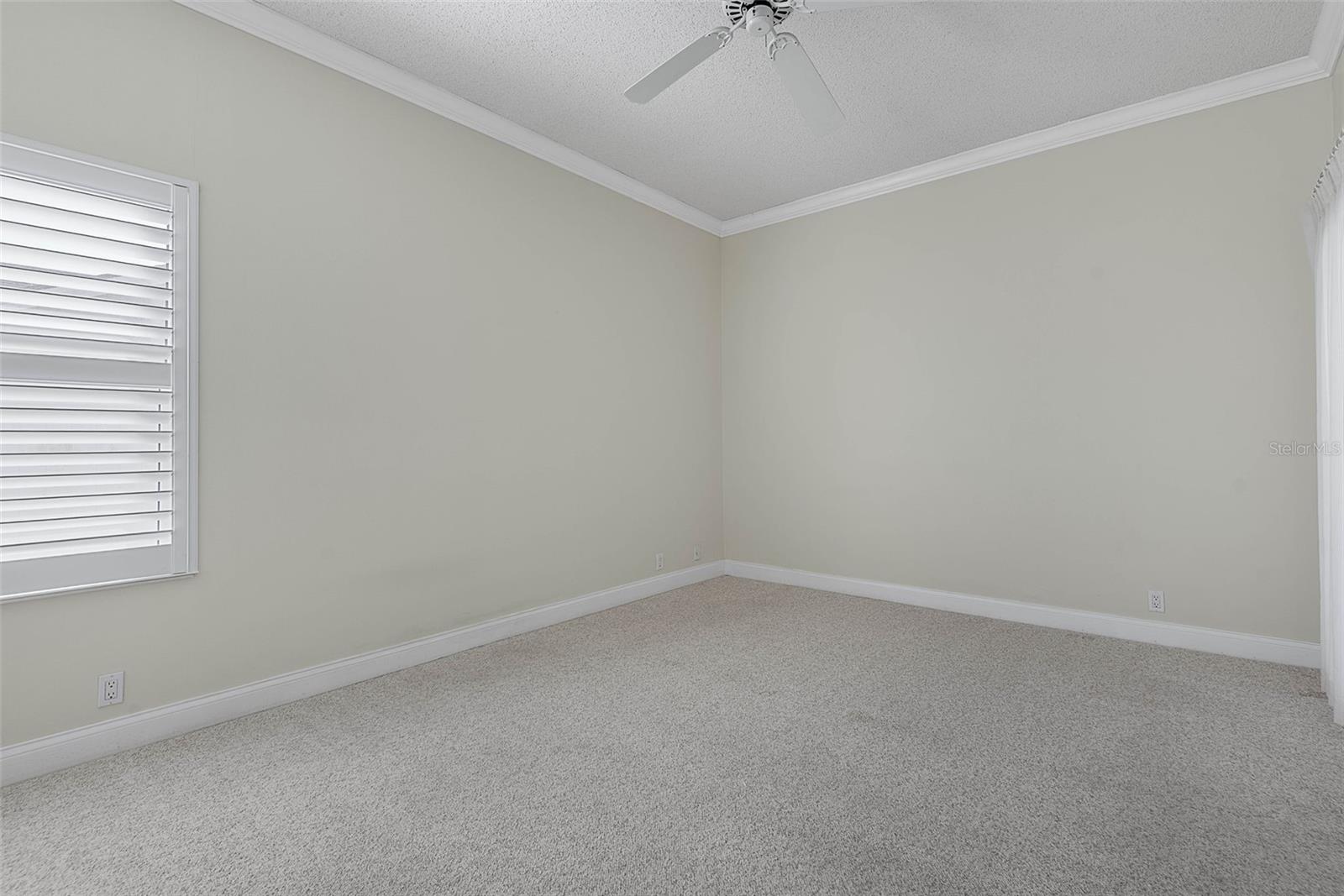 Image 26 of 68 For 325 Lambert Avenue