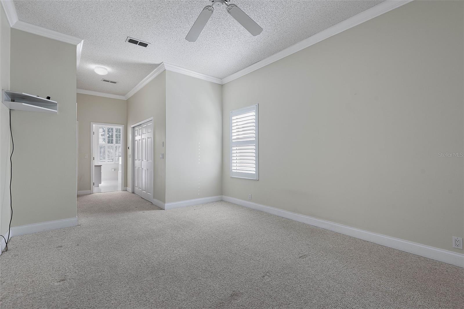 Image 27 of 68 For 325 Lambert Avenue