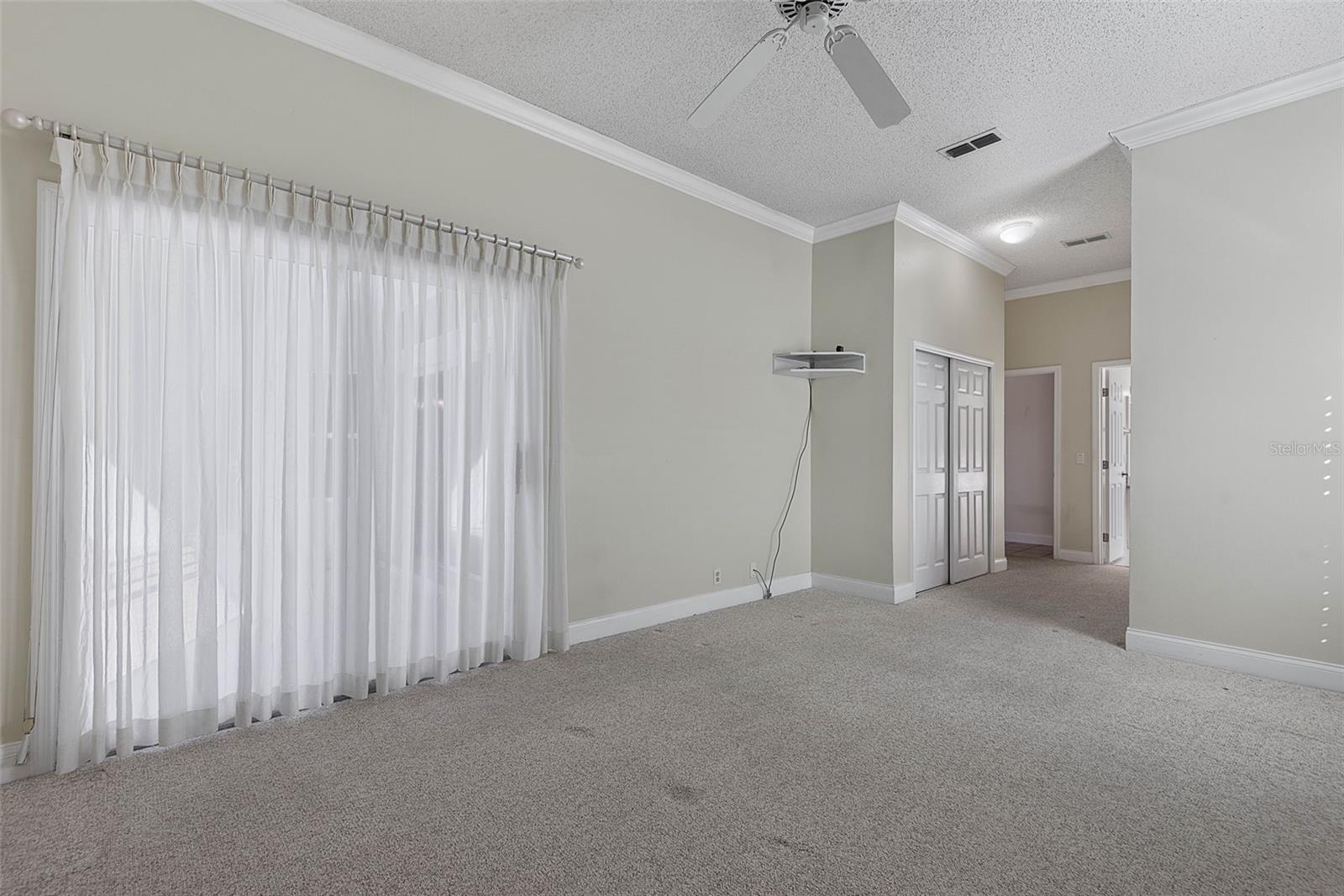 Image 28 of 68 For 325 Lambert Avenue