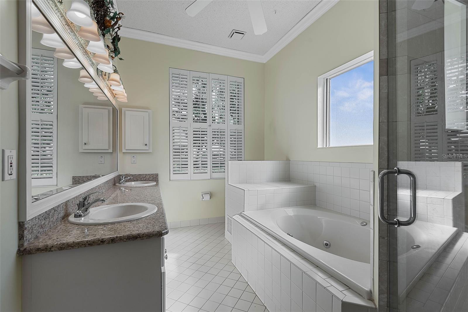 Image 29 of 68 For 325 Lambert Avenue