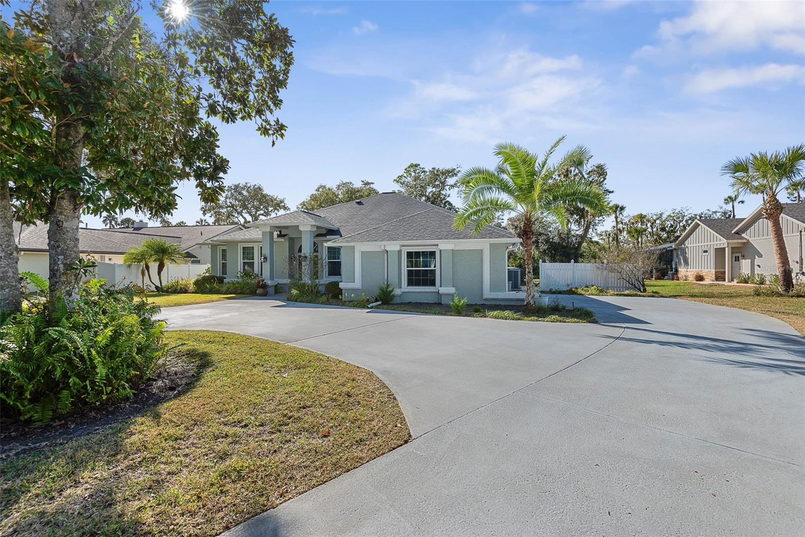 Image 3 of 68 For 325 Lambert Avenue