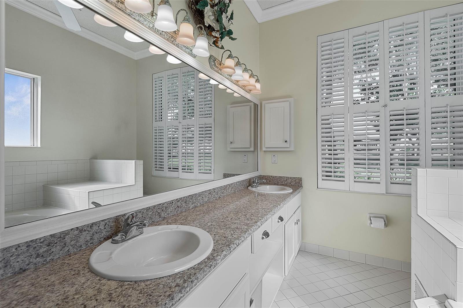 Image 30 of 68 For 325 Lambert Avenue