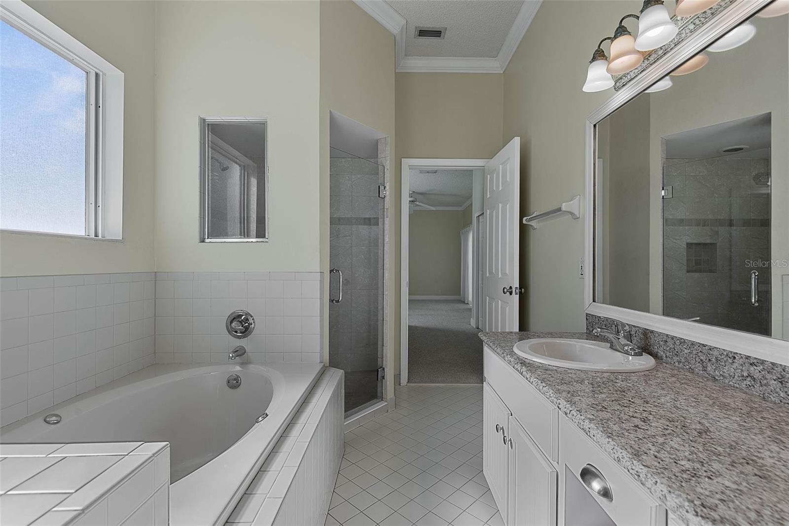 Image 31 of 68 For 325 Lambert Avenue