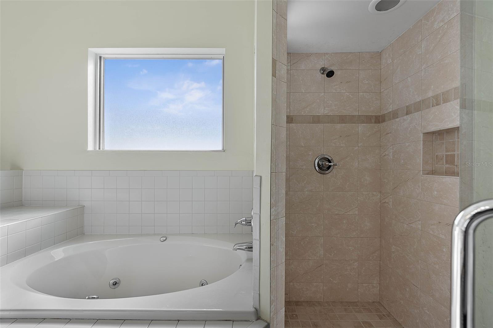 Image 33 of 68 For 325 Lambert Avenue