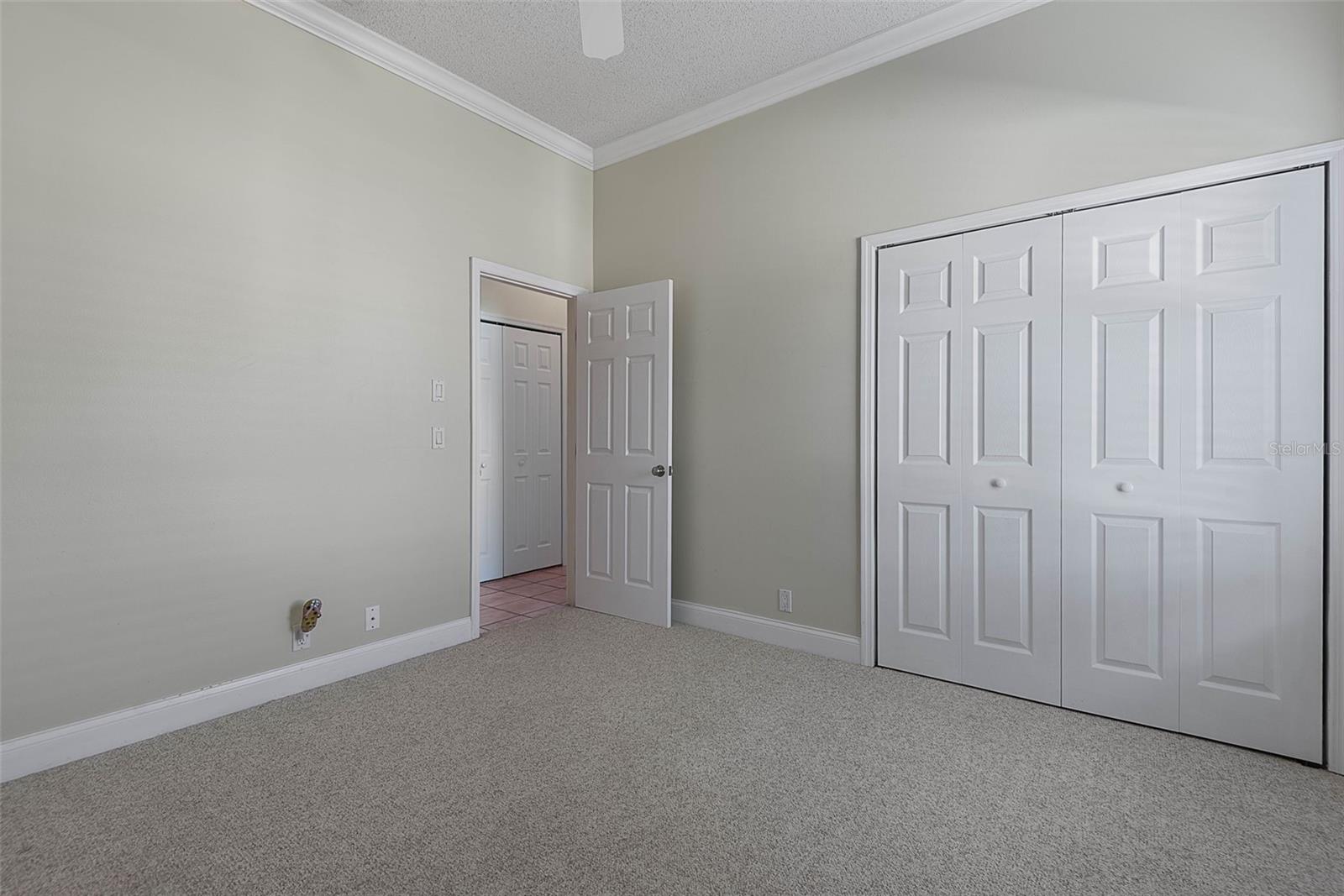 Image 35 of 68 For 325 Lambert Avenue