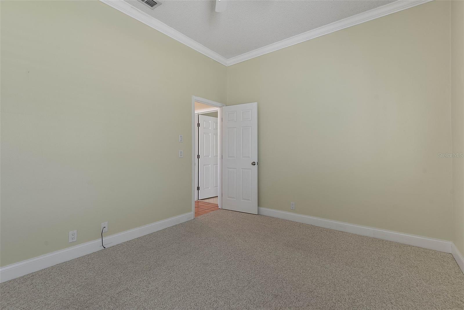 Image 37 of 68 For 325 Lambert Avenue