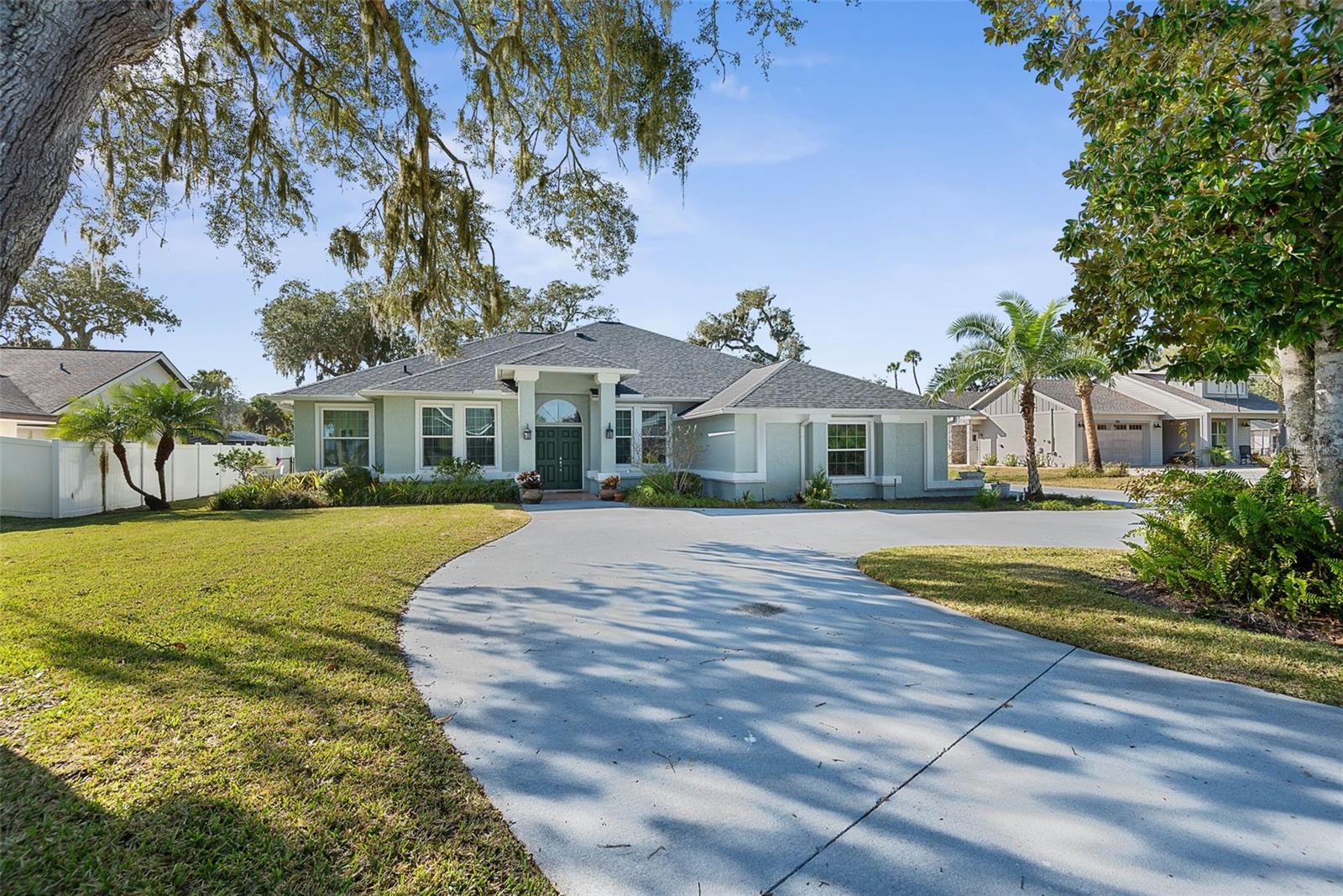 Image 5 of 68 For 325 Lambert Avenue