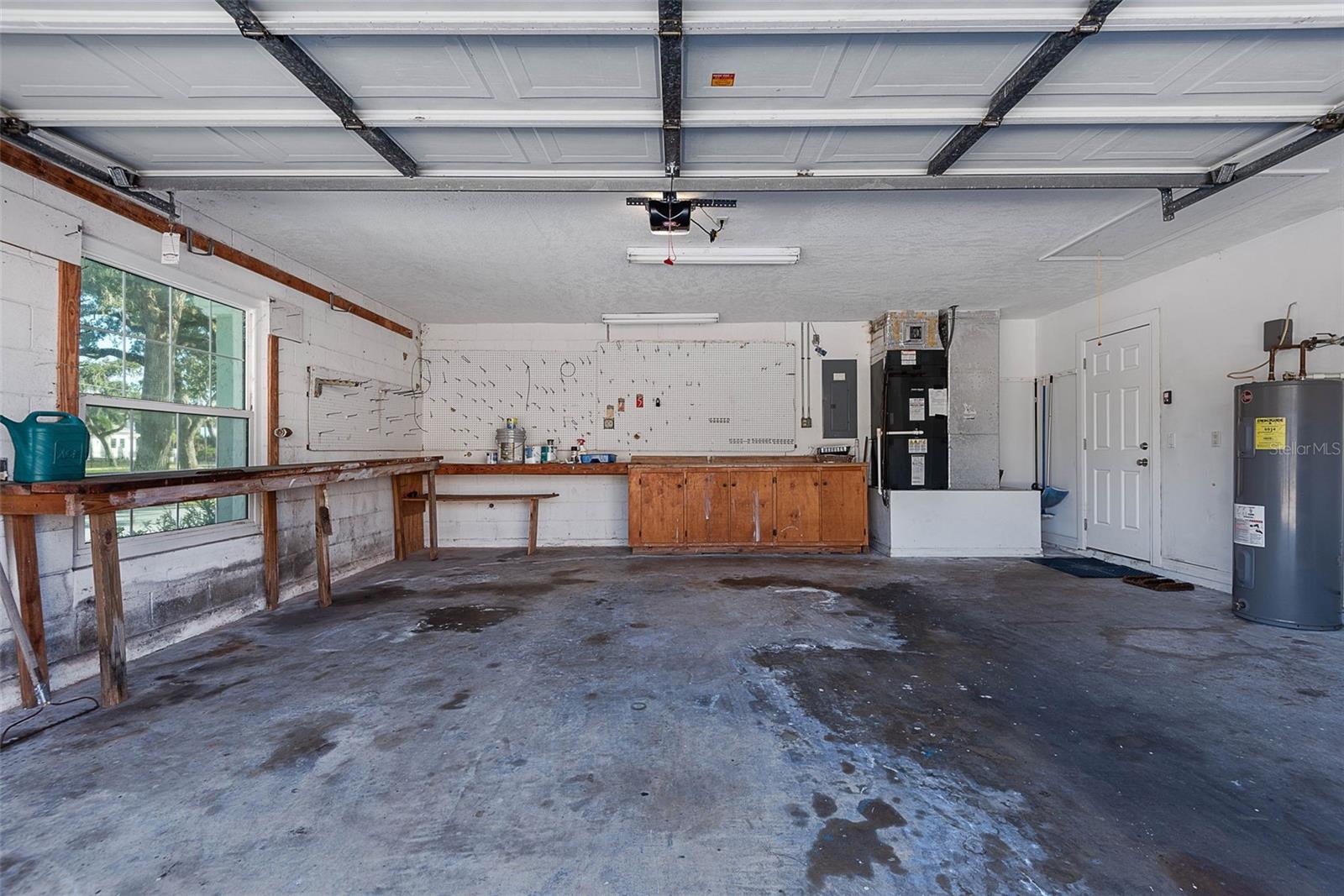 Image 51 of 68 For 325 Lambert Avenue