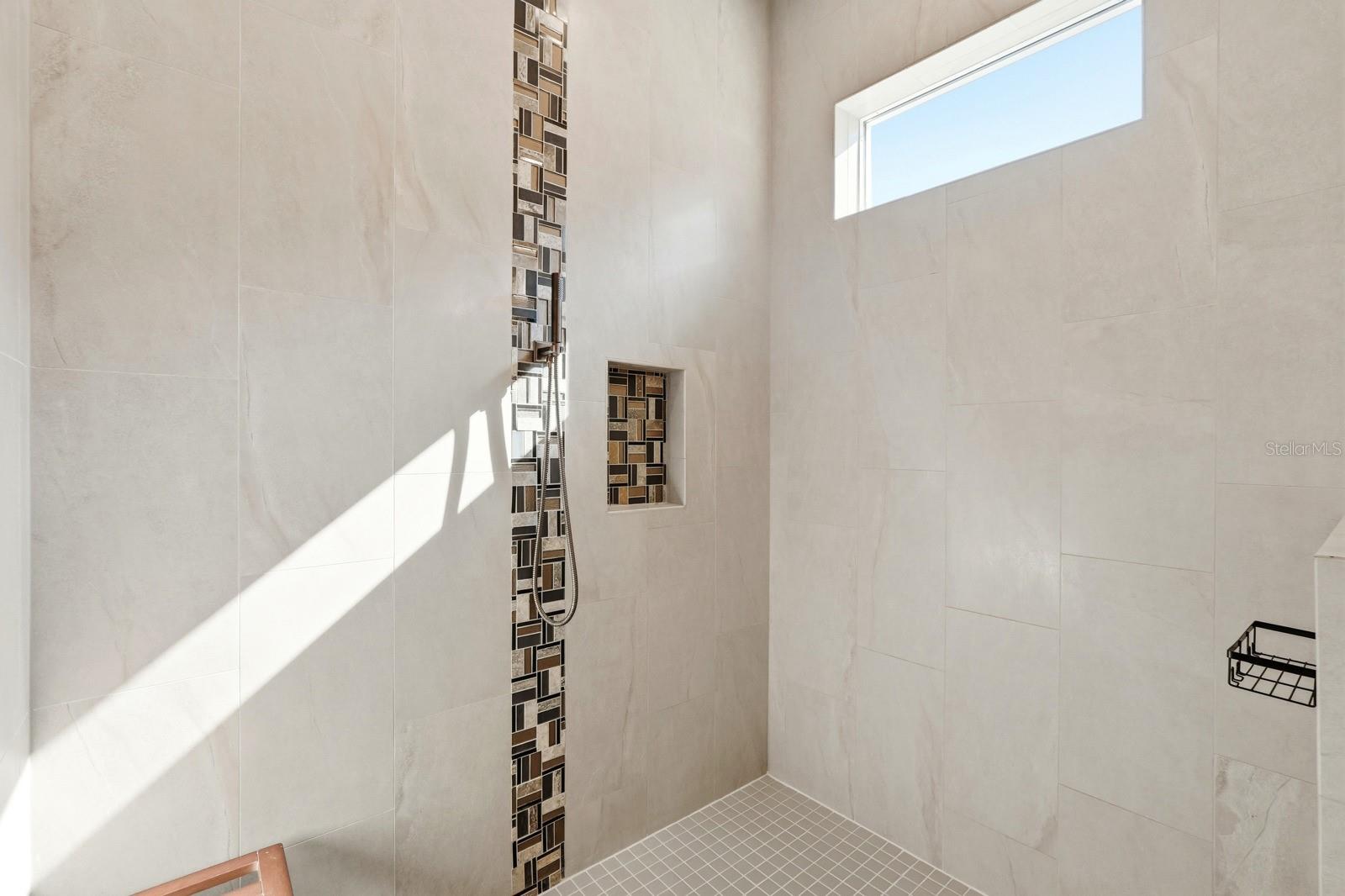 Image 35 of 85 For 23 Riverwalk