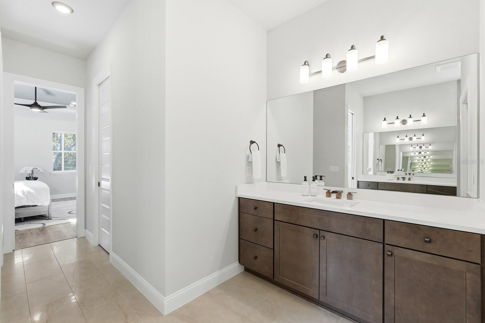 Image 37 of 85 For 23 Riverwalk